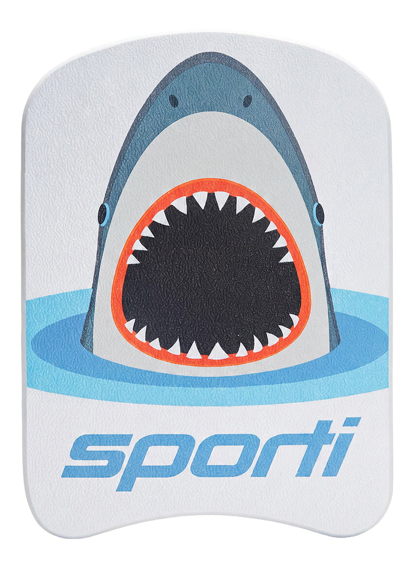 ブランド名Sporti性別Kids商品名Sporti Junior Shark Attack KickboardカラーShark AttackSporti Junior Shark Attack Kickboardは、お子様が水泳の楽しさを最大限に引き出し、効果的なスキルアップを目指せるよう設計された革新的なキックボードです。ジュニアスイマーの皆様、そしてこれから水泳を始めるお子様にとって、このキックボードは水との新しい出会いを創造し、練習へのモチベーションを向上させます。 愛らしいサメのデザインは、お子様の想像力を刺激し、毎日の水泳練習をエキサイティングな冒険へと変えるでしょう。泳ぎの基本となるキックの習得から、下半身の強化、水中でのバランス感覚の養成まで、Sporti Junior Shark Attack Kickboardがお子様の成長を力強くサポートいたします。 ■ 商品説明・スペック Sporti Junior Shark Attack Kickboardは、ジュニアスイマーのために細部までこだわって開発された水泳練習用具です。 ・**素材の安全性と耐久性:** お子様の肌に優しい高品質EVAフォーム素材を採用。軽量ながら高い浮力と優れた耐久性を持ち、長時間の使用にも耐えうる堅牢な作りで、保護者の皆様に安心を提供します。 ・**理想的なサイズ設計:** ジュニア向けに最適化されたサイズは、小さなお子様の手でもしっかりと握りやすく、体のバランスを保ちやすい設計です。過度な負担なく、自然なフォームでキック練習に集中できます。 ・**「Shark Attack」デザイン:** キックボード全体にあしらわれた「Shark Attack」デザインは、見る人を惹きつけるだけでなく、お子様の水泳への関心を高める魅力的な要素です。躍動感あふれるサメのグラフィックは、プールサイドでひときわ目を引き、お子様の個性を輝かせます。 ・**機能性:** 適切な浮力は、お子様が安心して水に慣れ親しみ、正しいキック動作を身につけるための大きな助けとなります。下半身を集中して鍛えることで、全身を使った効率的な泳ぎへと繋がる基礎を築きます。また、持ちやすい形状は、安定した姿勢での練習をサポートし、疲労感を軽減します。 ■ ブランドSportiについて Sportiは、世界中のスイマーから信頼されている、水泳用品のリーディングブランドです。 ・**品質へのこだわり:** Sportiは、水泳用品の専門知識と革新的な技術を融合させ、常に最高品質の製品を提供することを使命としています。素材の選定から製造プロセスに至るまで、厳格な品質管理基準を設け、すべての製品がユーザーの期待を超えるよう努めています。 ・**パフォーマンスと快適性の追求:** スイマーが最高のパフォーマンスを発揮できるよう、Sportiは快適性、耐久性、そして機能性を重視した製品開発を行っています。長時間の練習や競技においても、スイマーの集中力を途切れさせない設計を追求し、あらゆるレベルのスイマーをサポートします。 ・**多様なニーズへの対応:** プロ競技者からレクリエーションスイマーまで、幅広いユーザーのニーズに応える製品ラインナップを展開しています。Sporti Junior Shark Attack Kickboardもまた、お子様の水泳学習を楽しく効果的に進めるための、Sportiのこだわりと情熱が詰まった製品の一つです。 ・**信頼と実績:** 長年にわたり培われた信頼と実績は、Sporti製品が世界中で愛され続けている証です。安全で質の高い製品を通じて、水泳文化の発展に貢献します。 ■ 利用シーン・シチュエーション Sporti Junior Shark Attack Kickboardは、様々な水泳シーンで活躍します。 ・**スイミングスクールでの練習:** スイミングスクールに通うお子様の必須アイテムとして最適です。インストラクターの指導のもと、キックの基本練習や、体力向上、持久力アップに活用いただけます。特徴的なデザインは、自分のキックボードを簡単に見分けることができる利点もあります。 ・**個人練習や自宅のプールで:** ご自宅のプールや地域のプールでの個人練習にも理想的です。保護者の見守りのもと、お子様が自由に水と戯れながら、楽しみながら水泳スキルを向上させることができます。安全な浮力がお子様の自信を育みます。 ・**家族旅行やレジャーで:** 夏の家族旅行やビーチ、リゾートホテルのプールなど、水辺でのレジャーにもSporti Junior Shark Attack Kickboardは欠かせません。水に慣れていないお子様が安心して水遊びを楽しむためのサポートアイテムとして、また、アクティブな家族の思い出作りに貢献します。 ・**水慣れ・※画像はイメージです