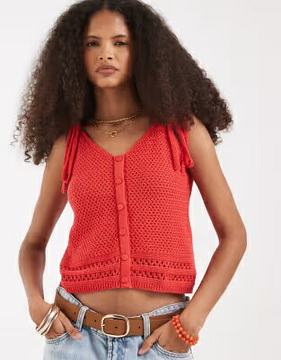 ヴェロモーダ ネクタイ ストラップ 赤 レッド レディース VERO MODA VERO MODA CROCHET BUTTON FRONT CAMI TOP WITH TIE STRAP DETAIL IN RED / POINSETTIA レディースファッション トップス