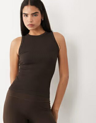 タンクトップ レディース 4505 SEAMLESS LIGHTWEIGHT RIBBED 90S RACER TANK TOP IN ESPRESSO / レディースファッション トップス
