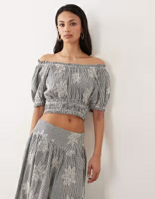 クロップ 黒色 ブラック 白色 ホワイト クロップトップ レディース YAS FLORAL EMBROIDERED MILKMAID STYLE CROP TOP IN BLACK GINGHAM PRINT - PART OF A SET / STAR WHITE