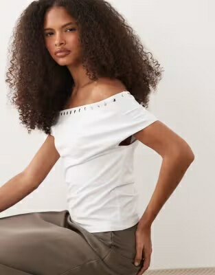 エイソス 白色 ホワイト レディース ASOS DESIGN ASOS DESIGN OFF SHOULDER WITH STUD DETAILS TOP IN WHITE / レディースファッション トップス