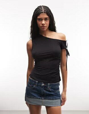 モンキ 黒色 ブラック ソリッド レディース MONKI OFF THE SHOULDER RUCHED TOP IN BLACK / BLACK SOLID レディースファッション トップス