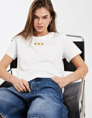 ヴェロモーダ Tシャツ グラフィック 白色 ホワイト レディース VERO MODA VERO MODA BOXY TEE WITH EMBROIDERED SUNFLOWERS GRAPHIC IN WHITE / SNOW WHITE SUNFLOWERS レディースファッション トップス