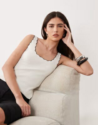ニット タンクトップ 白色 ホワイト 黒色 ブラック & レディース JDY SCALLOP EDGE KNIT TANK TOP IN WHITE WITH BLACK CONTRAST SEAMS / WHITE & BLACK レディースファッション トップス