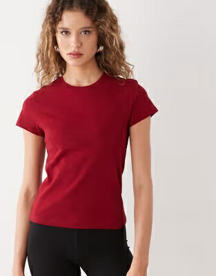 ウィークデイ Tシャツ レディース WEEKDAY 90S BABY TEE IN CHERRY EXCLUSIVE TO ASOS / レディースファッション トップス
