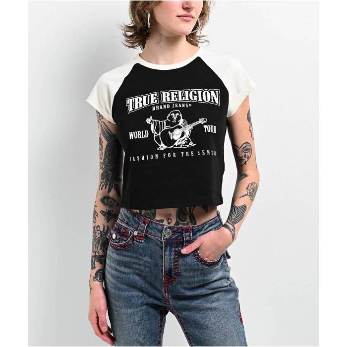 トゥルーレリジョン True Religion 【 Buddha Logo Ringer Raglan Black Crop T-Shirt Women's Black 】 ロゴ Raglan ラグラン 黒色 ブラック Crop クロップ Tシャツ レディースファッション トップス Tシャツ カットソ