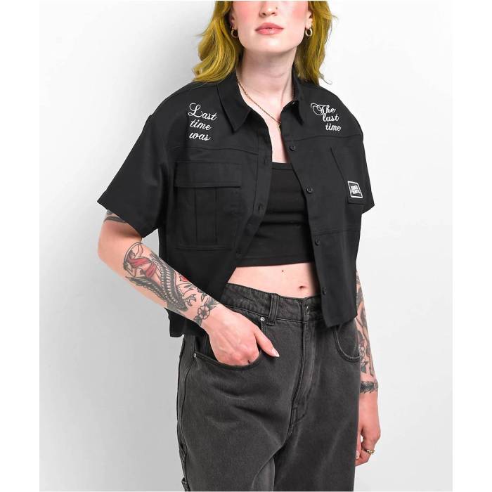 Broken Promises 【 Last Time Black Crop Work Shirt Women's Black 】 タイム 黒色 ブラック Crop クロップ レディースファッション トップス その他 レディース 黒色 ブラック