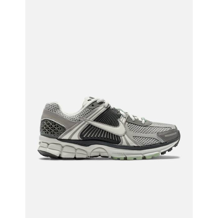 ナイキ Nike 【 Zoom Vomero 5 Women Cobblestone/Light Bone 】 ズーム レディース