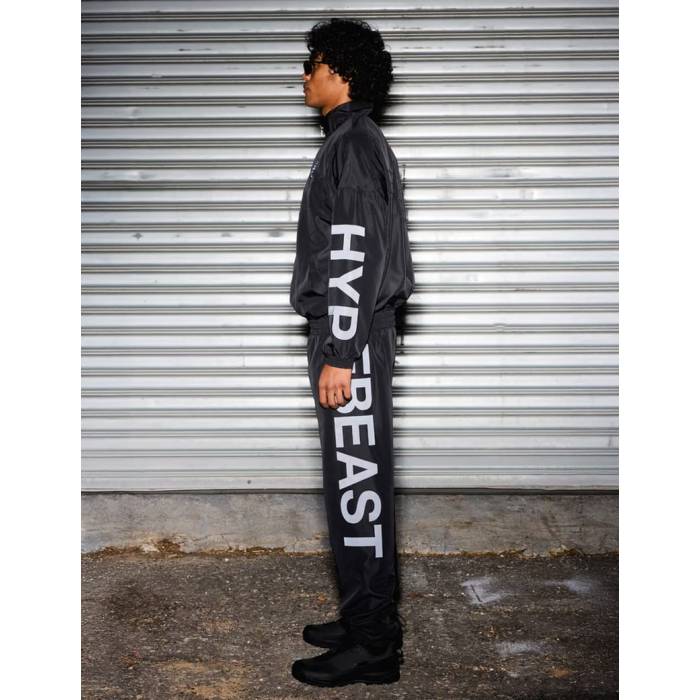 Hypebeast 【 Umbro X 20Th Anniversary Spellout Track Pants Unisex Black 】 アンブロ トラック ユニセックス 黒色 ブラック