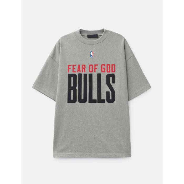 Fear Of God Essentials 【 Bulls 90S T-Shirt Men Concrete Heather 】 ブルズ Tシャツ メンズ heather ヘザー