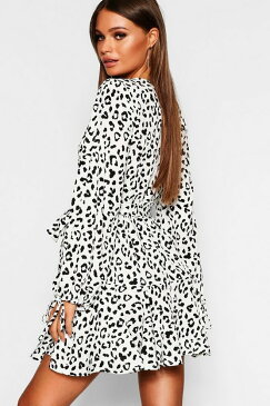 ブーフー ネクタイ スリーブ ヒョウ柄 レオパード ドレス アイボリー レディース 【 SLEEVE BOOHOO RUFFLE FRONT TIE LEOPARD PRINT TEA DRESS IVORY 】