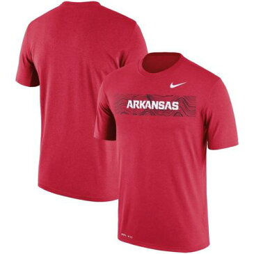 ナイキ NIKE サイドライン レジェンド パフォーマンス ドライフィット Tシャツ 赤 カーディナル 【 LEGEND DRIFIT NIKE ARKANSAS RAZORBACKS 2018 SIDELINE SEISMIC PERFORMANCE TSHIRT CARDINAL 】 メンズファッショ