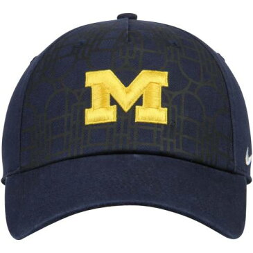 ナイキ NIKE ミシガン ベナッシ サンダル 紺 ネイビー バッグ キャップ 帽子 メンズキャップ メンズ 【 Michigan Wolverines Benassi Slide Adjustable Hat - Navy 】 Navy