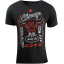 アディダス シカゴ ブルズ Tシャツ 黒色 ブラック メンズ 【 ADIDAS MEN CHICAGO BULLS SIGN UP RETRO TEE (BLACK) / BLACK 】 メンズファッション トップス カットソー