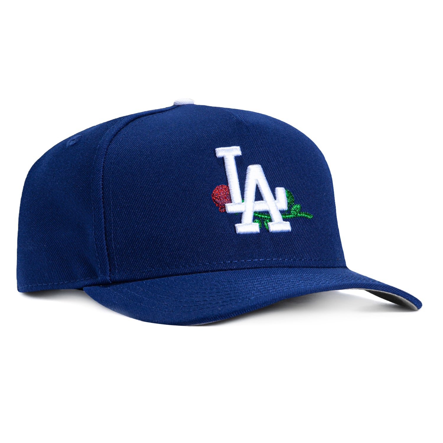 ブランド名New Era性別Unisex(ユニセックス)商品名New Era 9Fifty A-Frame Los Angeles Dodgers Rose Snapback Hat - RoyalカラーRoyal■ はじめに：特別な個性を際立たせる一点 この度は、数ある商品の中から「New Era 9Fifty A-Frame Los Angeles Dodgers Rose Snapback Hat - Royal」にご注目いただき、誠にありがとうございます。世界中のファッショニスタやスポーツファンに愛されるNew Eraが手掛ける本商品は、Los Angeles Dodgersのアイコニックなエンブレムに、繊細かつ大胆なRoseの刺繍を施した唯一無二の逸品です。深いRoyalカラーが上品さを際立たせ、日常の装いに洗練されたアクセントを加えます。ご自身のスタイルや個性を表現するための、特別なアイテムとしてお選びください。 ■ 商品説明：New Era 9Fifty A-Frame Los Angeles Dodgers Rose Snapback Hat - Royal の魅力 【デザインとカラー】 本商品は、New Eraの卓越したデザイン哲学を体現しています。フロントパネルには、メジャーリーグベースボール（MLB）の強豪チーム、Los Angeles Dodgersの象徴である「LA」ロゴが、精密な刺繍で検索キーワード: New Era ニューエラ※画像はイメージです