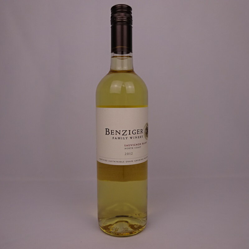 ベンジガー ファミリー ワイナリー ソーヴィニヨン・ブラン Benziger Family Winery Sauvignon Blanc ソーヴィニヨン・ブランから、柑橘類やリンゴなどのフルーツのアロマが感じられます。 きりっとした酸やミネラルな味わい、果実味のバランスが取れた、さわやかな味わいです。 サラダ、鶏肉の網焼きなどと良く合いますし、ワインだけでも食前酒として楽しめます。 ヴィンテージ：2012 地域:アメリカ/カリフォルニア/ノースコースト 格付け：A.V.A.ノース・コースト 葡萄:ソーヴィニョン・ブラン99%、シャルドネ、その他 アルコール度数：13.5度 味わい:白／辛口 容量：750ml