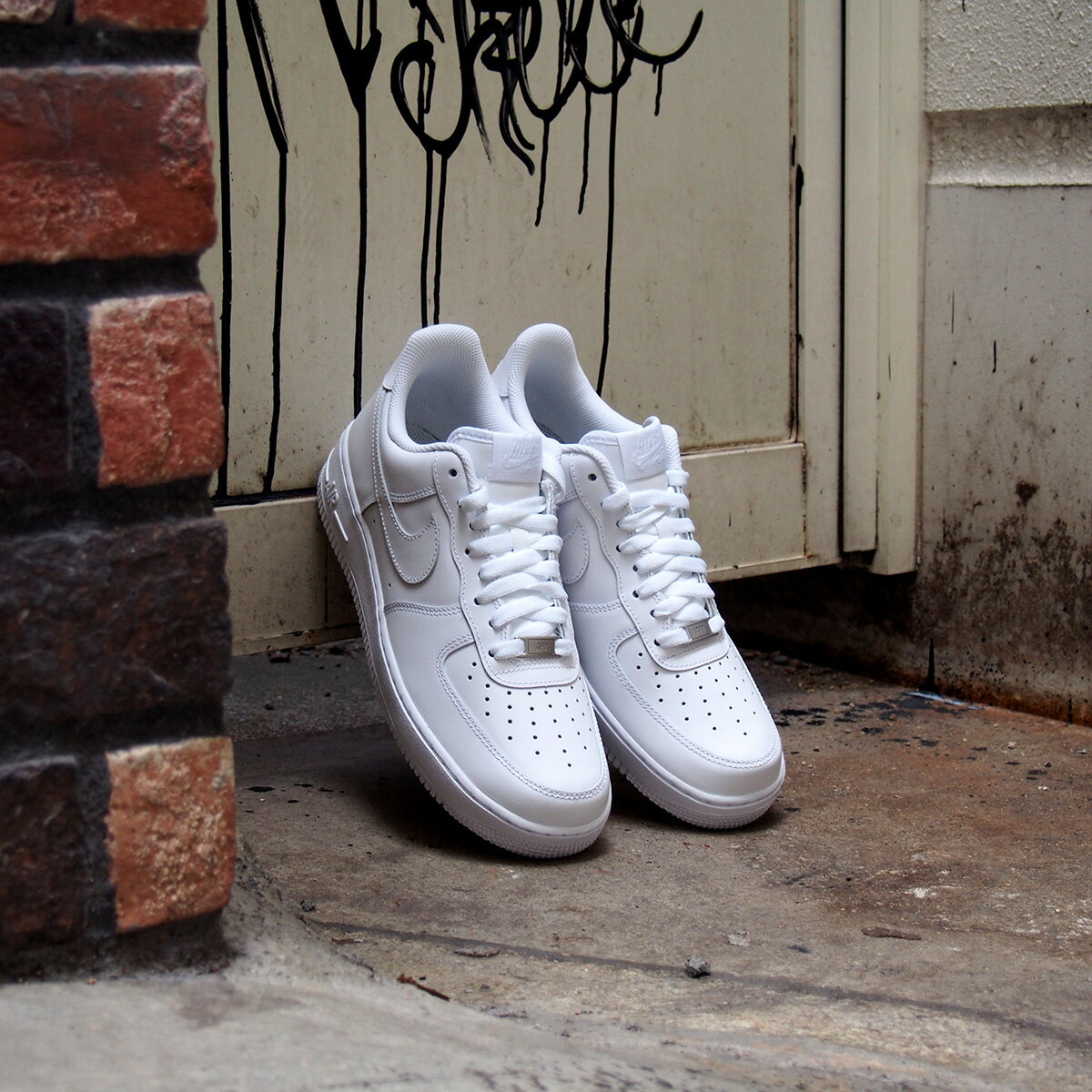 【並行輸入品】 315122-111 NIKE AIR FORCE 1 '07 WHITE/WHITE ナイキ エアーフォース1 '07 ホワイト/ホワイト24cm-30cm レディース メンズ