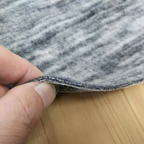 生地カット販売 ボアフリース グレー色 在庫限り (生地巾約155cm 単位は50cmになります)かわいい 可愛い 伸縮性 もふもふ ふかふか 送料無料 手芸 手作り 手造り あったか おしゃれ joyfull-10004966 クッションファクトリー サンプル画像3