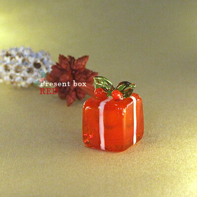 ＜ガラス細工　ミニチュアガラス　クリスマス小物　プレゼントボックス＞プレゼントボックス　レッド＜ミニチュアガラス　ガラス細工＞＜ガラス細工　ガラス小物＞【ギフト　プレゼント　ラッピング】のサムネイル