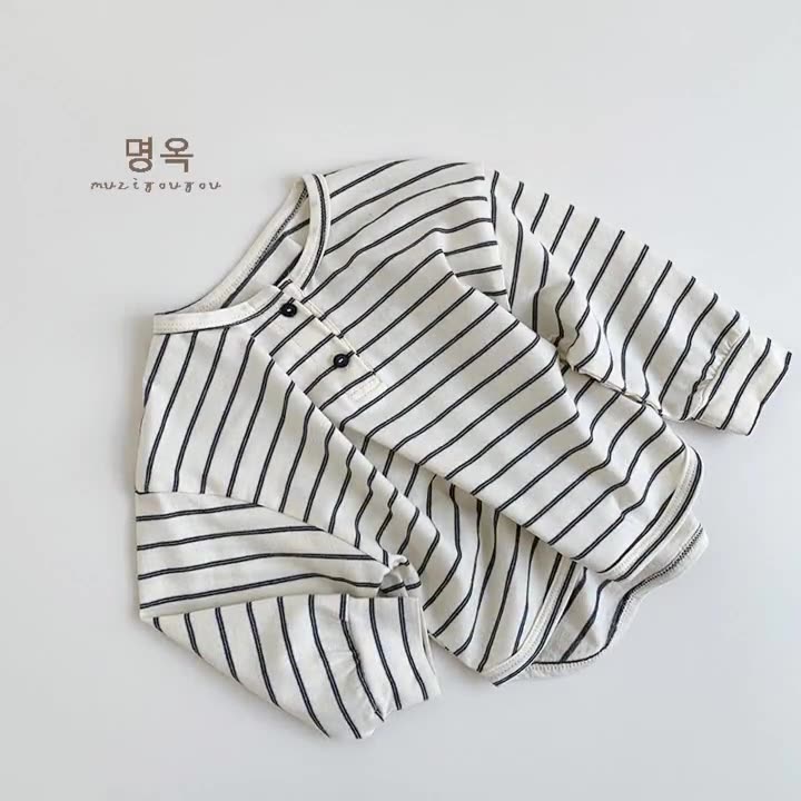 【在庫処分】キッズ ベビー服 子供服 Tシャツ やわらか ワンポイント トップス 長袖カットソー男の子 女の子 トップス 春服 秋服 ボー..