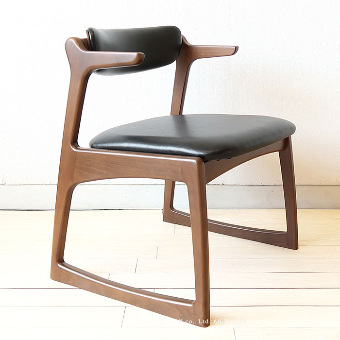 ダイニングチェア 背もたれが回転して背中にフィット セミアームチェア 椅子 ビーチ材 ブラック色 PVCレザー張り 和モダン [3]