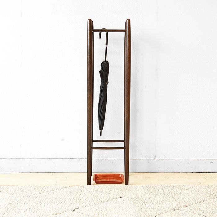 【傘立て/ダークブラウン色】 雨受け用のトレイ付き アンブレラスタンド ナチュラルテイスト オーク材 ..