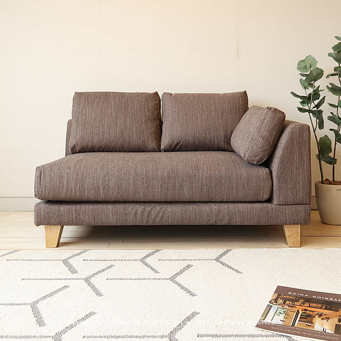 1台で右肘・左肘に変更できる2P片肘ソファ 140cm シンプルデザイン、それでいて使い易いローバックシステムソファの登場です。 座面には高密度ウレタンフォームを使用しており、少し硬めの座り心地ですが耐久性に優れています。 張地は5色からオ...