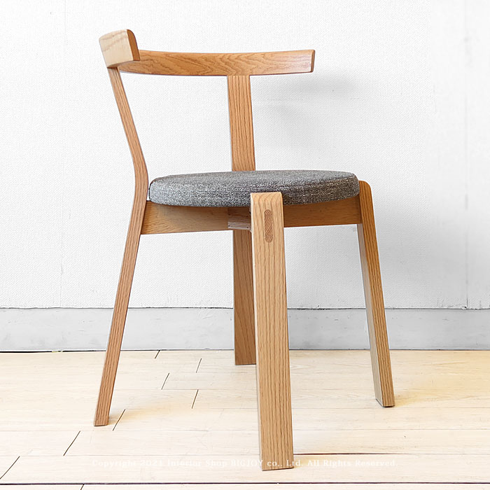 アウトレット展示品処分 イバタインテリア DCA-293 ダイニングチェア 北欧モダン 丸い布座 オーク無垢材 オーク材 シンプルさを極限まで追求したデザイン アクアクリーン