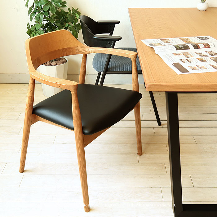 ダイニングチェア アームチェア 肘付きチェア 北欧モダン ブラック 合皮 レザー張り アッシュ無垢材 アッシュ材 ワイドダイニングチェア