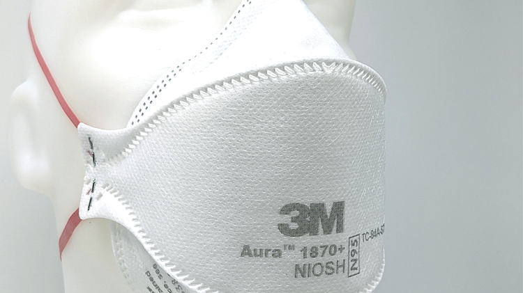 3M-N95-1870+ 5枚バラ 医療用マスク 使い捨て防護マスク3Mマスク 5枚入/袋 新品 個別包装品 並行輸入品着用中にズレにくい可動式三面構造のN95マスク。吸気抵抗が低く、呼吸がしやすいため、装着時間が長いケアにも有用です。