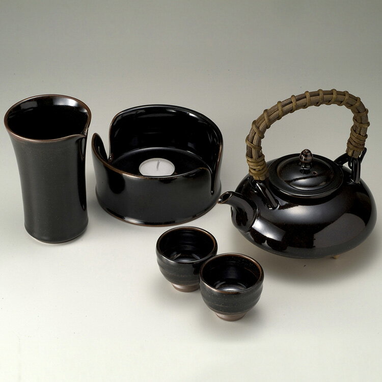 【2022/06/10 一時終売 22/9月頃再販予定】九州 ギフト 2023　沈壽官窯　さしむかい黒茶家（くろじょか）、炉、カップ、ぐい呑み、ろうそくセット【鹿児島土産】くろぢょか ちんじゅかんJ99A01【常温】のサムネイル