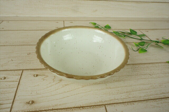 【全品P5倍 3980円以上で送料無料】【バニラ】16.0cm 五〇鉢 深鉢 約250g 470cc 美濃焼 取り鉢 取鉢 ボウル 丸 ビスケット型 クリーム 粉引 インテリア おしゃれ プレート 鉢 国産 日本製 カネ定製陶 陶器 食器 食洗機対応 あす楽対応 ラッピング不可