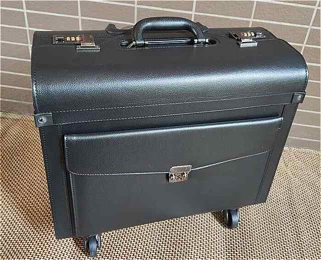 楽天市場】リモワ パイロットトローリの通販 楽天市場】リモワ パイロットトローリの通販
