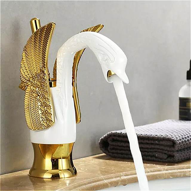 温水 と 冷水 を備えた白鳥の形をした バスルーム の 蛇口 洗面台 の 蛇口 デッキ マウント1つの ハンドル ゴールド カラー