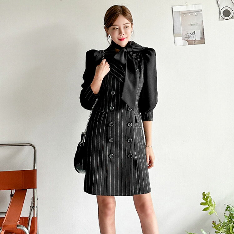タイトワンピ ストライプ柄 ボリューム袖 長袖 パーティードレス ボタン ミニ丈 ミニワンピ きれいめ タイトワンピース 華やか おしゃれ セクシー 大きいサイズ 上品 エレガント かっこいい 二次会 発表会 お呼ばれ 秋 冬【hnw4761018】