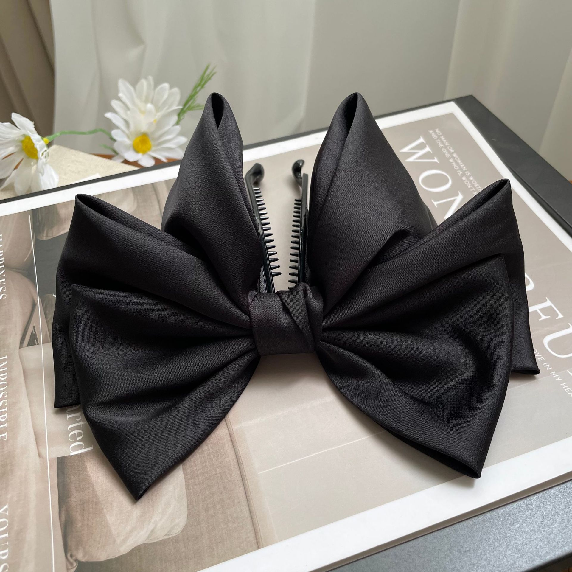 ヘアクリップ ビッグリボン サテン シンプル 無地 りぼん ヘアアクセサリー 大きい 大きめ 黒 謝恩会 髪留め 普段使い 髪飾り 上品 エレガント フォーマル...
