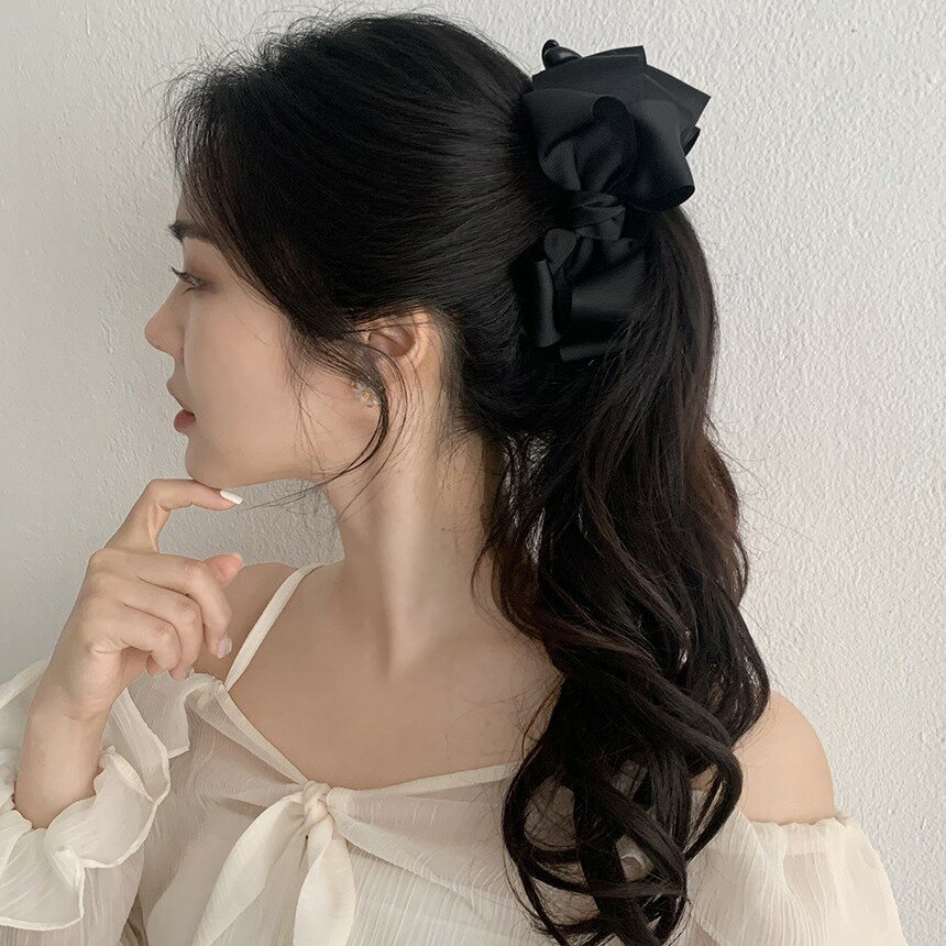 ヘアクリップ 全3色 リボン 単色 無地 シンプル ヘアアクセサリー 大きい 大きめ 黒 茶 謝恩会 髪留め 普段使い 髪飾り 上品 エレガント ハーフアップ ...
