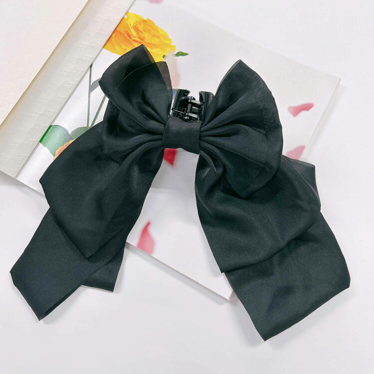 ヘアクリップ 全2種 リボン サテン 黒 無地 シンプル ヘアアクセサリー 大きめ 小さめ 黒 結婚式 成人式 謝恩会 髪留め 髪飾り 上品 エレガント フォー...