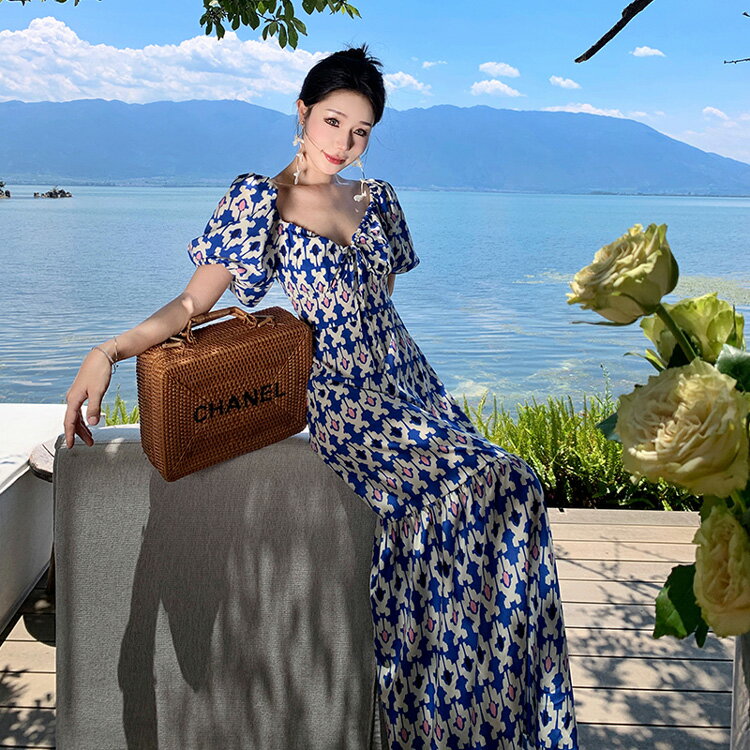 リゾートワンピ 柄プリント オフショルダー パフスリーブ 柄ワンピ オフショルワンピ マキシワンピ 半袖 ビーチワンピ ロングワンピ マキシ丈 リゾート ワンピース セクシー きれいめ 上品 夏 夏ワンピ バカンス 海 ビーチ【rm5600270】