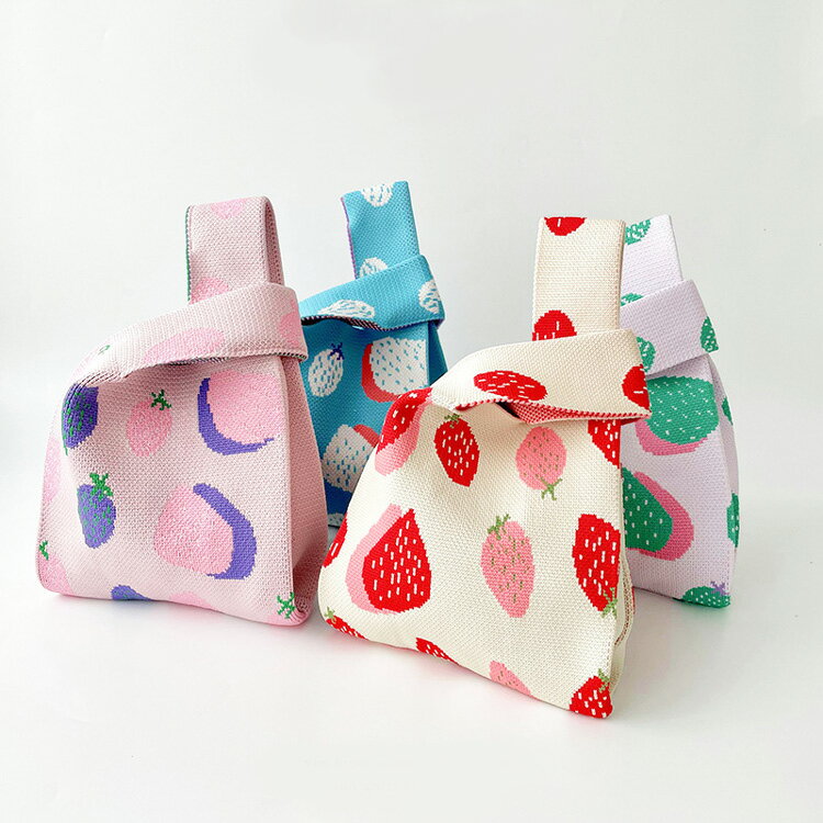 ニットバッグ 全3柄 苺柄 ミニバッグ トートバッグ 小さめ ニット 2WAY ハンドバッグ ミニトートバッグ カジュアル 小物 軽量 シンプル 小物 洗えるバッグ おしゃれ ファッション 可愛い お弁当バッグ ママバッグ【acc00055】