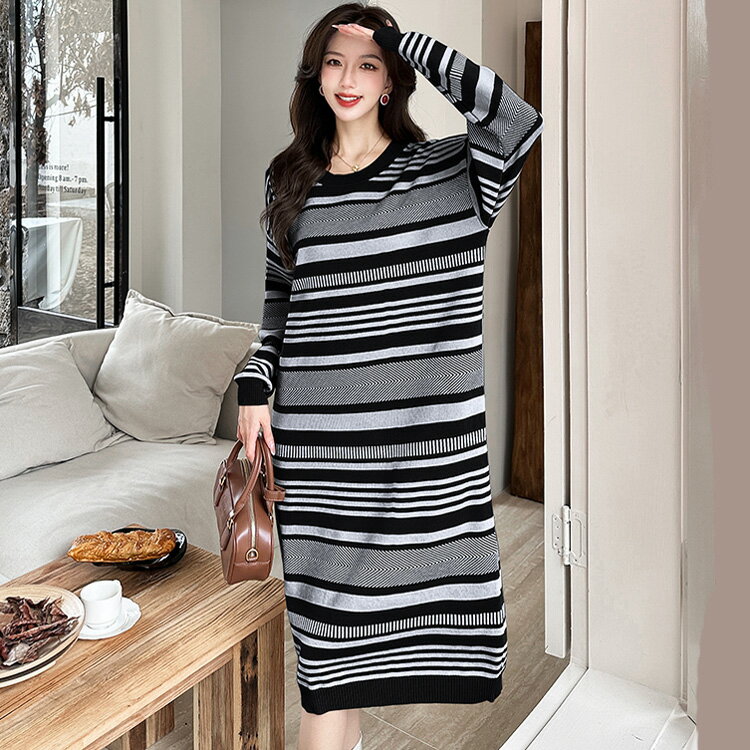 ニットワンピース ロング丈 全2色 マルチボーダー柄 Uネック 長袖 黒 ゆったり ニット ワンピース 膝下丈 ミモレ丈 ロング丈 ロングワンピ 体型カバー ラフ デイリー おしゃれ 大人 かわいい デート 通学 通勤 マタニティー 秋 冬【jkd1400154】