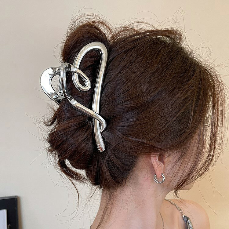 ヘアクリップ バンスクリップ ハートモチーフ ヘアアクセサリー 大きい 大きめ 成人式 謝恩会 髪留め 普段使い 髪飾り 上品 エレガント まとめ髪 パーティー...