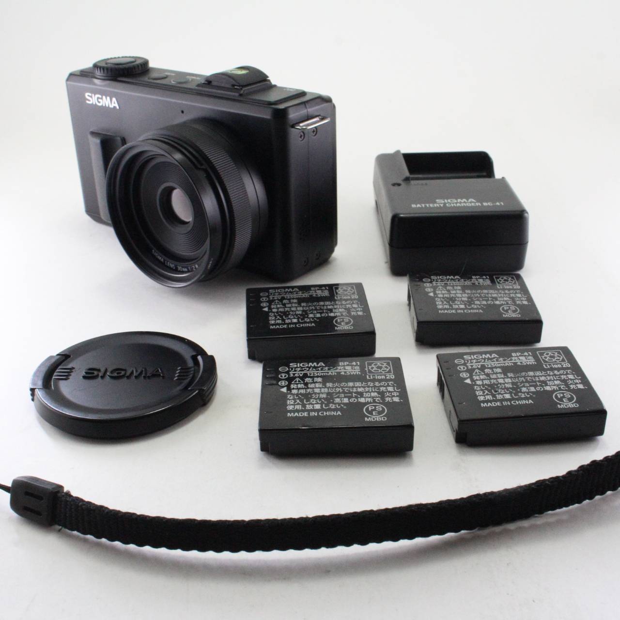 【中古】SIGMA デジタルカメラ DP2Merrill 4,600万画素 FoveonX3ダイレクトイメージセンサー(APS-C)搭載 929121