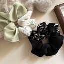 FashionSale全品5%OFFCoupon ヘアゴム 全2色 シュシュ 柄入り プリント柄 黒 普段使い 普段使い オフィス ヘアアクセサリー 髪留め ヘ...