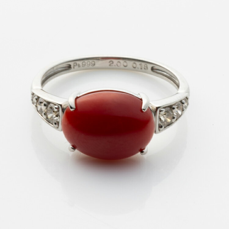 【血赤鑑別書付き】土佐沖産 血赤サンゴ 2ct 小判 純プラチナ ダイヤ リング Pt999 ダイヤモンド 計6石 約0.18ct アカサンゴ 指輪 プラチナ999 オーバルカボションカット