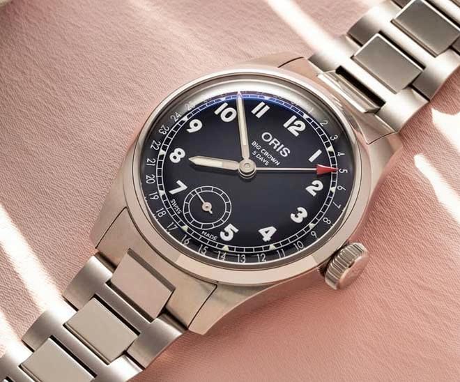 Rakuten - 【1904年から変わらぬ、ヘルシュタインの誇り】オリス腕時計 ORIS オリスビッグクラウンポインターデイトキャリバー403 メンズ レデイス 403.7776.4065M オリス開発のクラスプ使用 洗練されたミッドナイトブルー文字盤 国内正規10年保証 5日間パワーリザーブ