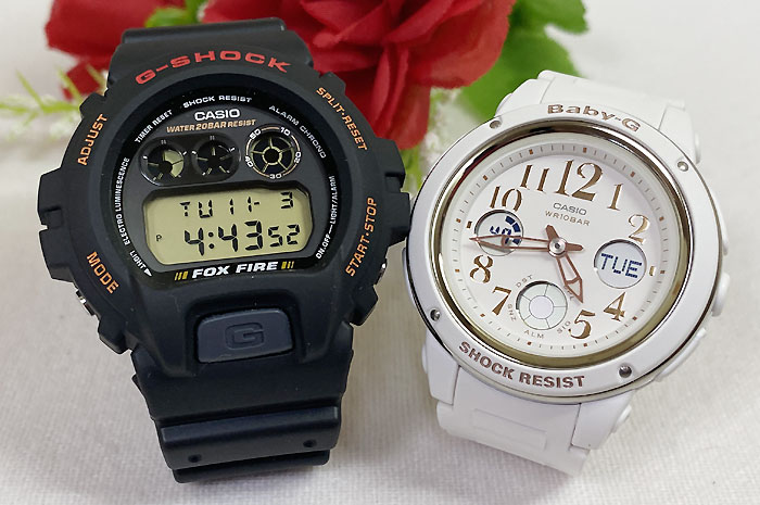 ・常時在庫しておりますG-SHOCK&amp;Baby-G ・発送は365日毎日しております ・1000セット以上の品揃えは当店だけ ・専用のカシオペアケース ・シーンにあったラッピングとメッセージカードも用意してます ・ご自身の希望モデルを組み合わせも可能です カシオのペアだから「カシオペア」 カシオペアを贈って幸せになりましょう 当店は男女別々のデザインでも柔軟にペアを組んでます もしここにはない男女別々のペアがご希望の場合はお問い合わせください 柔軟にペアを組ませていただきます 店長　村田秀幸 ブランド G-SHOCK(ジーショック) 型番 DW-6900B-9 ケースの形状 丸型 風防素材 クリスタル 表示タイプ デジタル ケース素材 樹脂 バンド素材・タイプ 樹脂 バンド長 メンズ バンドカラー ブラック 文字盤カラー ブラック カレンダー機能 パーペチュアル その他 機能 アラーム , タイマー, カレンダー, 200m防水 本体重量 66 g ムーブメント クォーツ 日常生活用強化防水:20BAR メーカー保証 1年間保証 セット内容:本体、ボックス、取扱説明書、保証書は取扱説明書に付属 ブランド Baby-G(ベビージー) 型番 BGA-150EF-7BJF ケースの形状 ラウンドフェイス 風防素材 ミネラルガラス 表示タイプ アナデジ表示 留め金 バックル(尾錠) ケース素材 その他 ケース直径・幅 42.8 mm ケース厚 12.8 mm バンド素材・タイプ ウレタン・ラバー系 ベルトタイプ バンドカラー ホワイト 文字盤カラー ホワイト ベゼル素材 ステンレススチール カレンダー機能 フルオートカレンダー、日付、曜日表示 その他 機能 ワールドタイム, アラーム , LEDライト 本体重量 41 g ムーブメント クオーツ 日常生活用強化防水:10BAR メーカー保証 1年間保証 セット内容:本体、その他、取扱説明書、保証書は取扱説明書に付属 G-SHOCK&amp;BABY-Gペアウォッチは いつでもあなたの幸せを演出いたします 祝事 合格祝い 進学内祝い 成人式 御成人御祝 卒業記念品 卒業祝い 御卒業御祝 入学祝い 入学内祝い 中学校 高校 大学 就職祝い 社会人 御祝い 内祝い 引き出物 金婚式 銀婚式 御結婚お祝い ご結婚御祝い 御結婚御祝 結婚祝い 結婚内祝い 結婚式 誕生日 バースデー バースディ バースディー 昇進祝い 昇格祝い 就任 ウエディングギフト 結納 結納返し 結婚記念日 プチギフト プロポーズ 告白 バレンタインデー バレンタインデイ ホワイトデー ホワイトデイ ギフト プレゼント ハロウィーン サプライズイベント 親孝行 お返し 御礼 お礼 謝礼 御返し お返し お祝い返し 季節のご挨拶 御正月 お正月 御年賀 お年賀 御年始 母の日 父の日 御中元 お中元 敬老の日 クリスマス クリスマスプレゼント お歳暮 御歳暮 春夏秋冬 長寿のお祝い 還暦（かんれき） 還暦御祝い 還暦祝 祝還暦 華甲（かこう） 古希 法人向け 異動 転勤 定年退職 退職 転職 お餞別 贈答品 心ばかり 寸志 新歓 歓迎 送迎 新年会 忘年会 二次会 記念品 景品 転職祝い 送別会 ここが喜ばれてます ペアウォッチ ラッピング 手書きメッセージ 中の写真 上品 上質 高級 おしゃれ 可愛い かわいい 人気 おすすめこんな想いで… ありがとう ごめんね おめでとう 今までお世話になりました 祝福 これから よろしくお願いします 遅れてごめんねサプライズ 愛してる 君に夢中 気になっています こんな方に 夫 妻 恋人 両親 カップル 彼女 彼氏 お父さん お母さん 兄弟 姉妹 子供 おばあちゃん おじいちゃん 先生 職場 先輩 後輩 同僚 親友G-SHOCKとBaby-Gのペアウオッチです カシオのペアだから「カシオペア」 カシオペアを贈って幸せになりましょう 当店は1000セット以上G-SHOCKペアをご用意してます こちらです ↓ ブランド G-SHOCK(ジーショック) 型番 DW-6900B-9 ケースの形状 丸型 風防素材 クリスタル 表示タイプ デジタル ケース素材 樹脂 バンド素材・タイプ 樹脂 バンド長 メンズ バンドカラー ブラック 文字盤カラー ブラック カレンダー機能 パーペチュアル その他 機能 アラーム , タイマー, カレンダー, 200m防水 本体重量 66 g ムーブメント クォーツ 日常生活用強化防水:20BAR メーカー保証 1年間保証 セット内容:本体、ボックス、取扱説明書、保証書は取扱説明書に付属 ブランド Baby-G(ベビージー) 型番 BGA-150EF-7BJF ケースの形状 ラウンドフェイス 風防素材 ミネラルガラス 表示タイプ アナデジ表示 留め金 バックル(尾錠) ケース素材 その他 ケース直径・幅 42.8 mm ケース厚 12.8 mm バンド素材・タイプ ウレタン・ラバー系 ベルトタイプ バンドカラー ホワイト 文字盤カラー ホワイト ベゼル素材 ステンレススチール カレンダー機能 フルオートカレンダー、日付、曜日表示 その他 機能 ワールドタイム, アラーム , LEDライト 本体重量 41 g ムーブメント クオーツ 日常生活用強化防水:10BAR メーカー保証 1年間保証 セット内容:本体、その他、取扱説明書、保証書は取扱説明書に付属