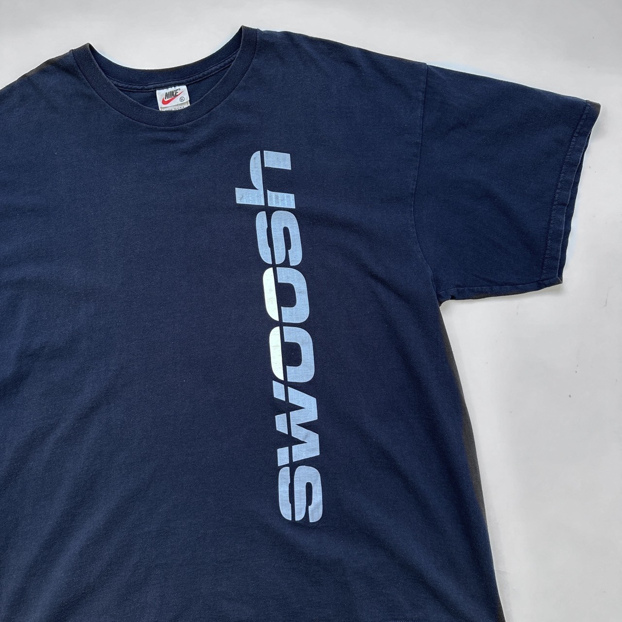  Nike ナイキ Swoosh スウッシュ アメリカ製 USA製 ロゴ プリント バックプリント Tシャツ XXLサイズ ネイビー 紺 古着 UR-0438
