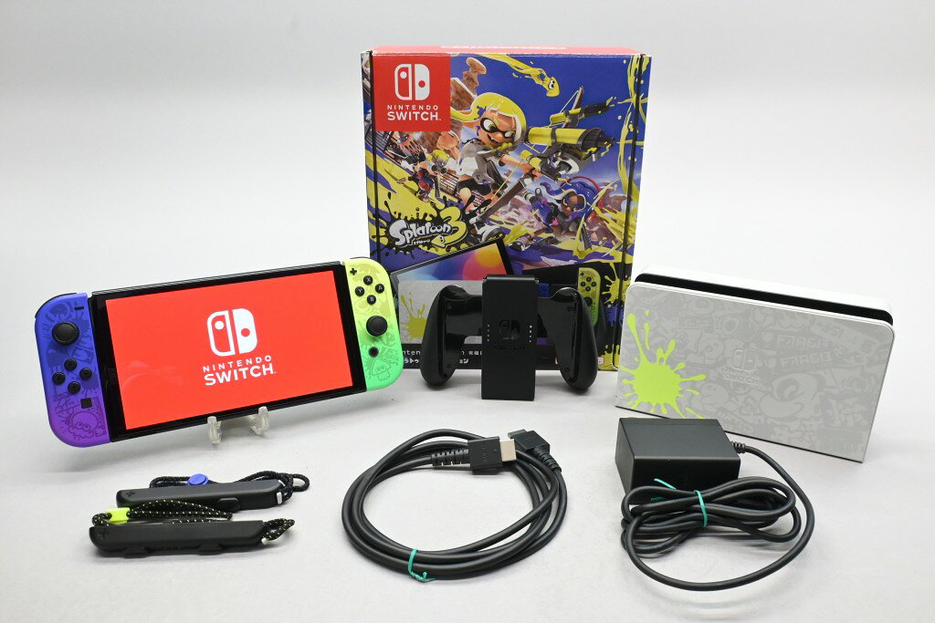 ■ 外観ランク：B (すり傷・塗装剥げ・変色等はあるが、比較的きれいな中古品） ※中古商品につき、微細なキズ・汚れがございます。ご了承の上、お買い求め下さい。 ■返品・返金保証期間 1ヶ月 ■商品のご案内 商品名：Nintendo Switch (有機ELモデル) スプラトゥーン3エディション メーカー：ニンテンドー 型番：HEG-S-KCAAA JAN/ISBN：4902370549706 ■付属品 ACアダプター HDMIケーブル Joy-Conグリップ Joy-Conストラップ(特別デザイン)×2 Joy-Con(R)(特別デザイン) Joy-Con(L)(特別デザイン) ドック(特別デザイン) 化粧箱 ■特記事項 画面キズあり 本体・付属品キズあり 付属品上記記載分のみ。 その他仕様の詳細はメーカーHPにてご確認下さい。 中古品となりますので、付属品に記載のない限り、「初回・限定・封入等 特典類」はお付けしておりません。なお、ネットワークを利用したダウンロードコード等も使用できません。 ■社内処理欄 2098961633120 RGLVニ-HEGSKCAAA[22.09.26]【中古】Nintendo Switch (有機ELモデル) スプラトゥーン3エディション HEG-S-KCAAA ※商品写真はクリックで拡大出来ます ※化粧箱(元箱)は記載や商品写真に無い場合、付属いたしません。