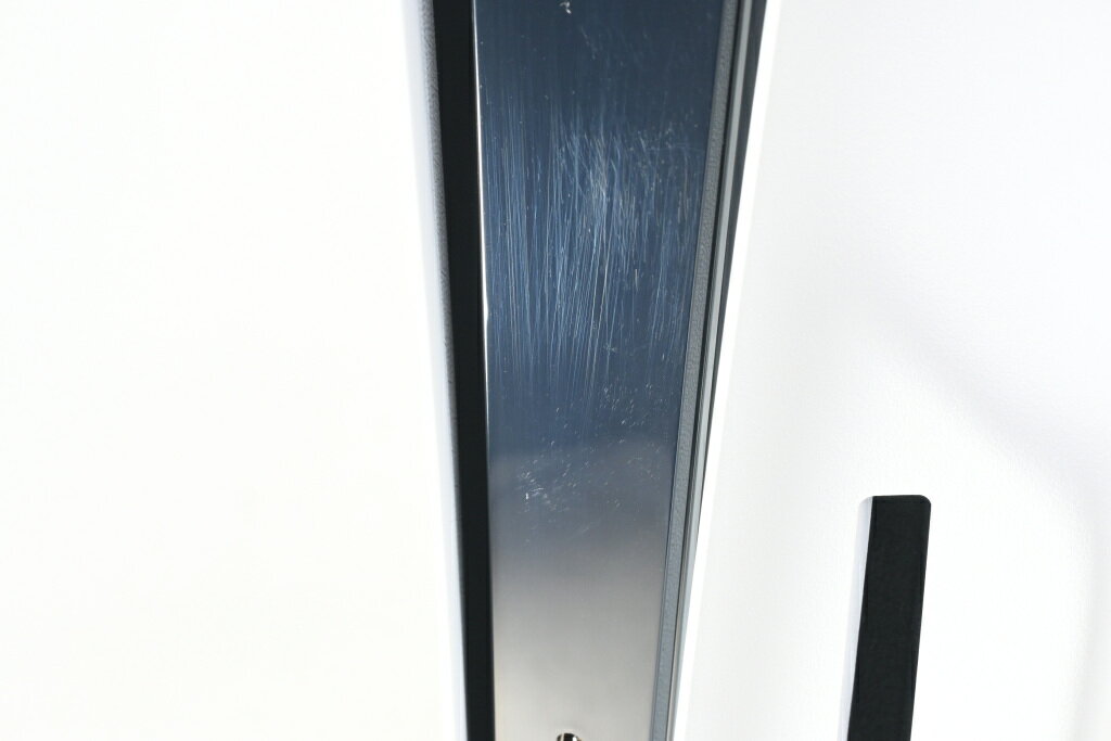 【中古】PlayStation 5 (SSD 1TB) CFI-2000A01[1/12までの期間限定特価]